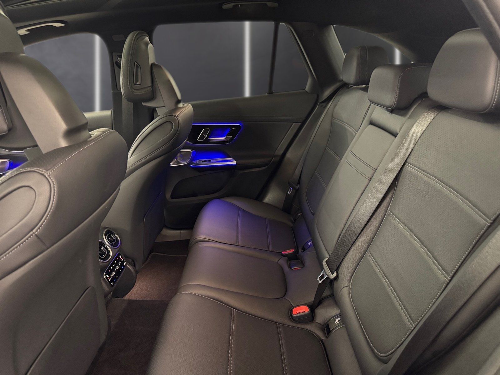 Fahrzeugabbildung Mercedes-Benz GLC 300 e 4M*AMG*Pano*AHK*DigitalL*Distronic*360