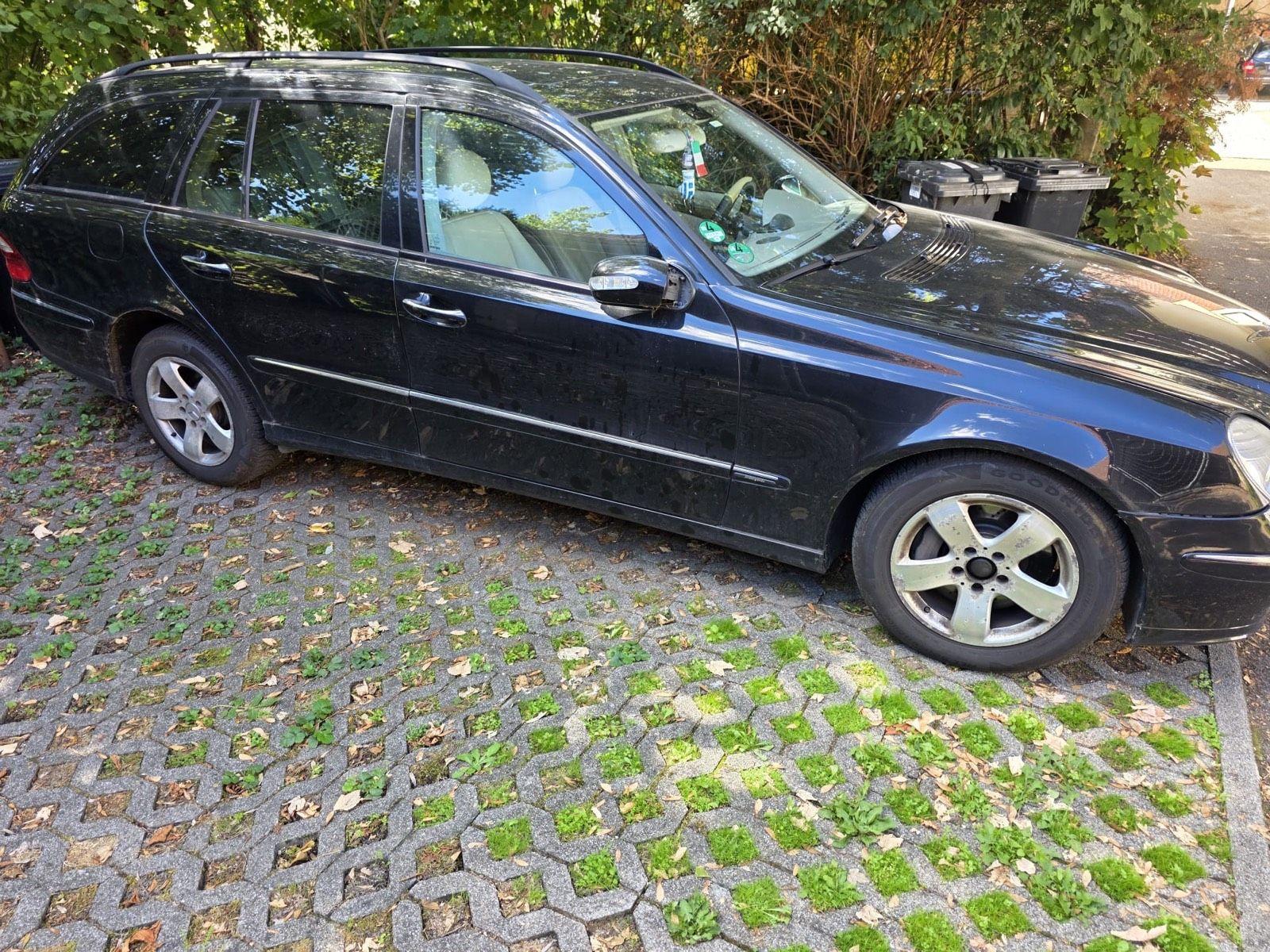 Mercedes-Benz E350 2005 — interior