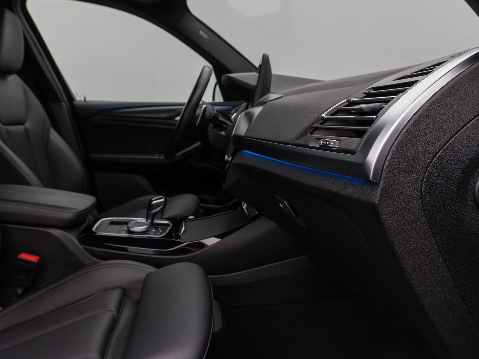 Fahrzeugabbildung BMW X3 xD30e M Sport 360°DAB HiFi Komfort AHK 20Zoll