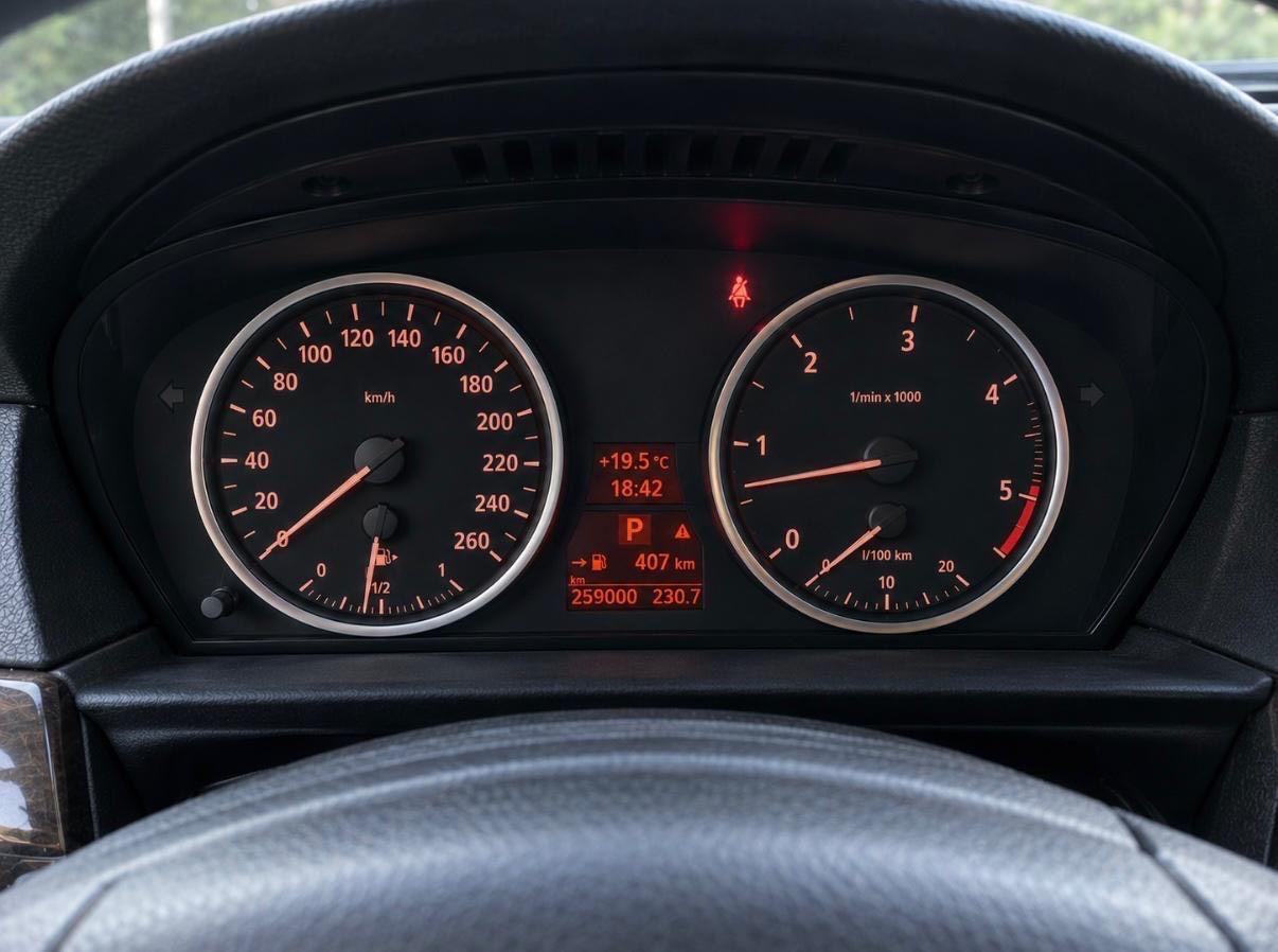 BMW 523 2009 — photo 11