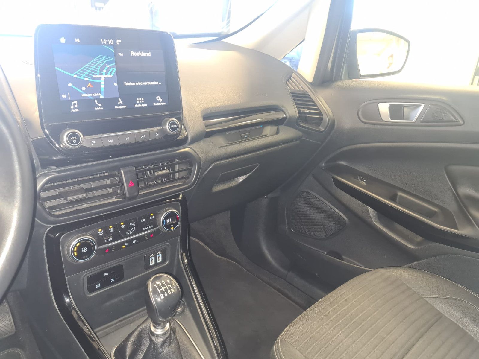 Fahrzeugabbildung Ford EcoSport Titanium / KAMERA / NAVI / GARANTIE