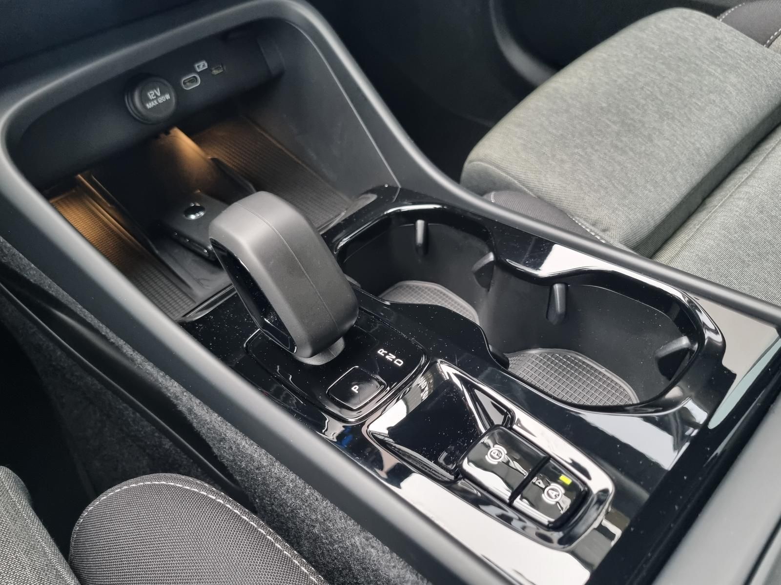 Fahrzeugabbildung Volvo XC40 B3 Plus Black Edition 'Standheizung'