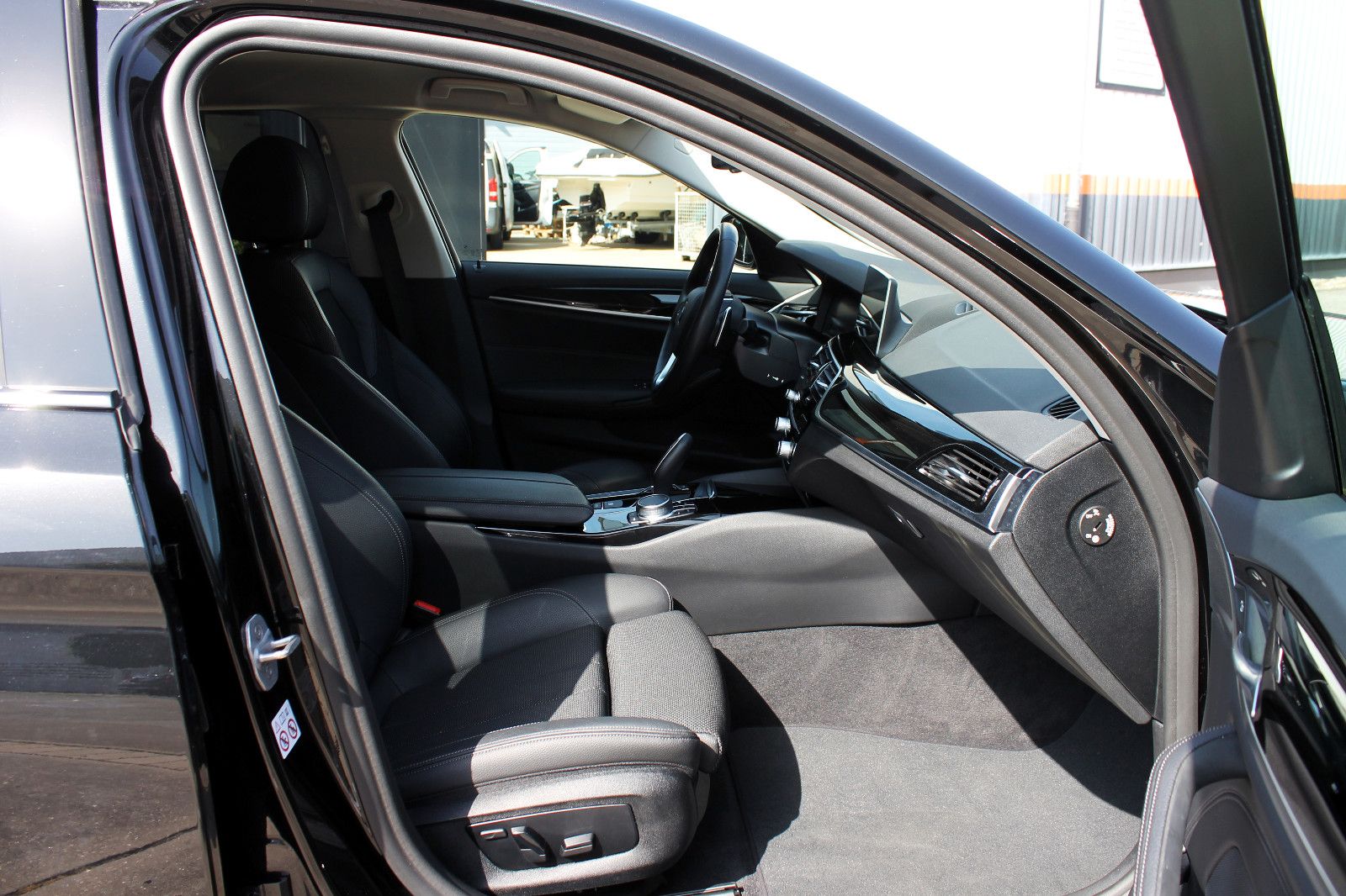 Fahrzeugabbildung BMW 530i Touring Steptr. Sport-Line LED HUD KAM ACC