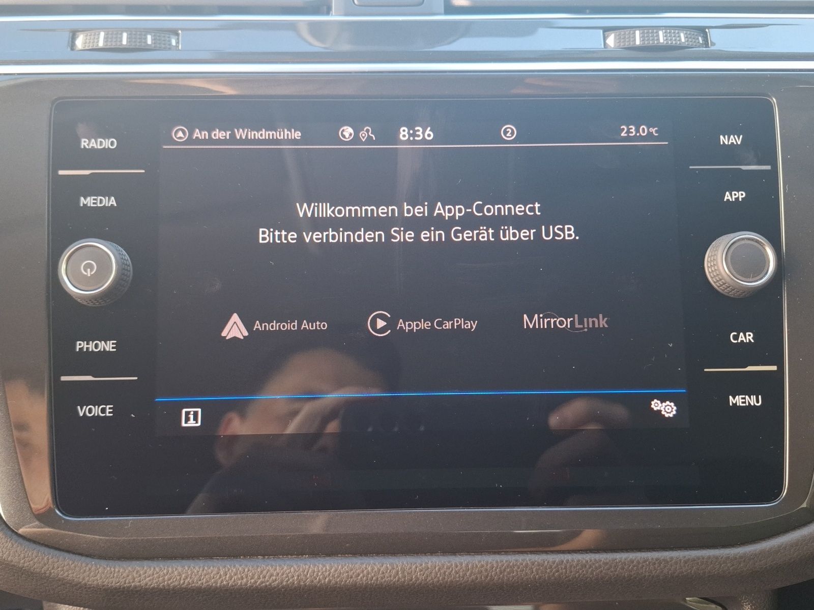 Fahrzeugabbildung Volkswagen Tiguan TSI Life LED Navi ACC PDC SHZ