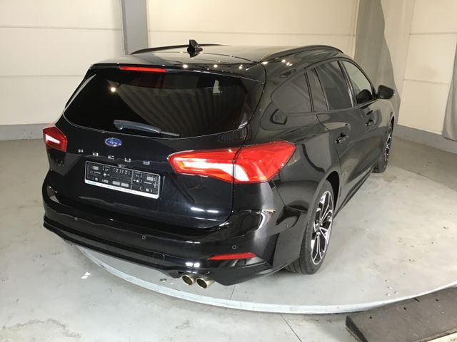 Fahrzeugabbildung Ford Focus ST-Line 1.5 Turnier Autom/Navi/Kamera/PDC