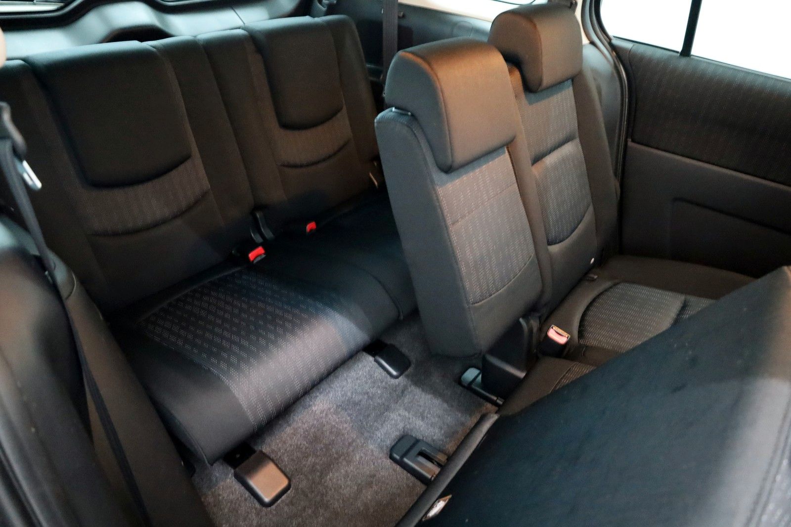 Fahrzeugabbildung Mazda 5 Lim. 2.0 Active 7 Sitzer,SH,PDC,Allwetter