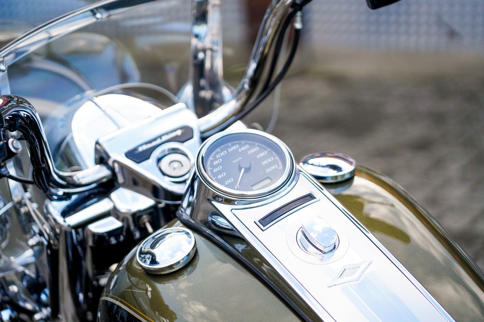Fahrzeugabbildung Harley-Davidson FLHR Road King 107 cui - Penzl - Beinschilde