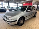 Volkswagen GOLF IV 1.6 *AUTOM+KLIMA+E-FH+5-TÜRIG+17'ALU* - Volkswagen Golf aus 2002: 1.6