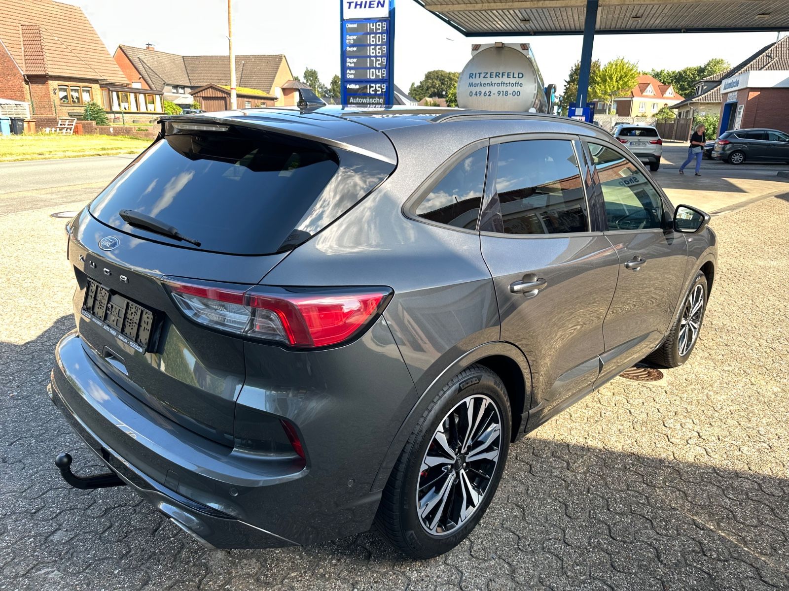 Fahrzeugabbildung Ford Kuga 2.0 EB ST-Line X 4x4/AHK/LED/B&O/HUD