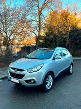 Hyundai ix35 2.0 Premium 4WD Automatik Premium - Hyundai ix35 in München