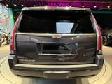 Cadillac Escalade 6.2 V8 PLATINUM 4WD/HUD/BOSE/22°/TV/360 - Cadillac Escalade: Platinum