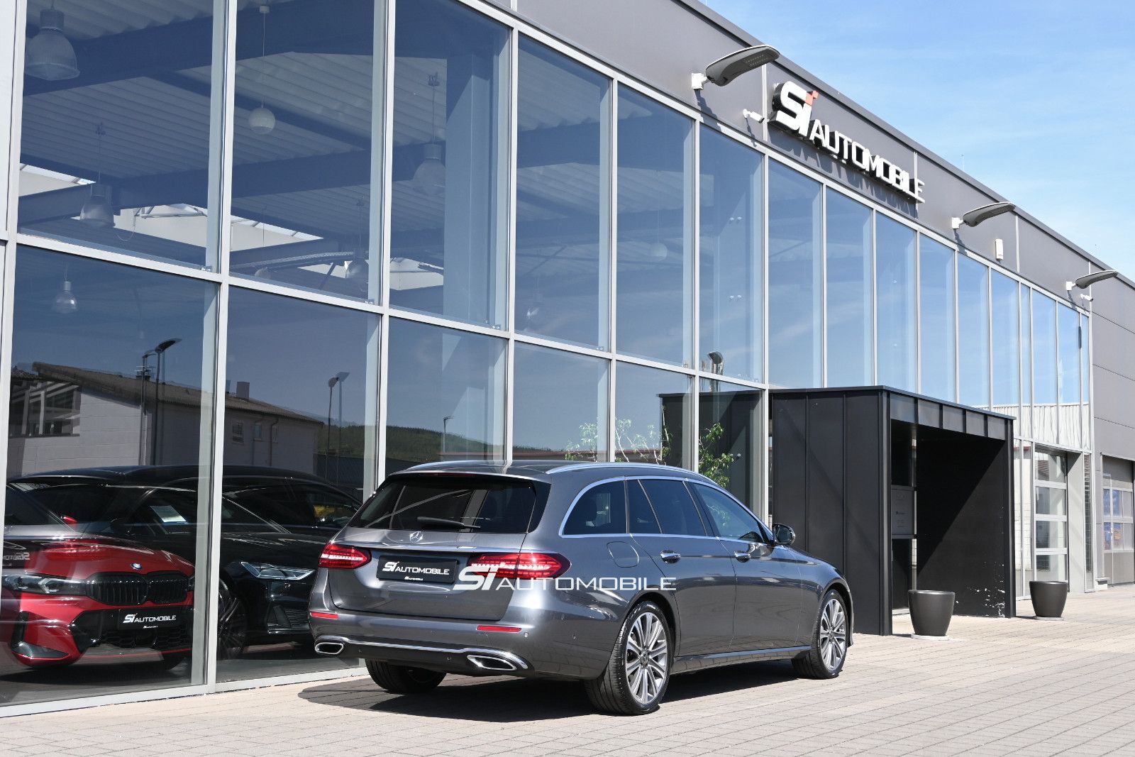 Fahrzeugabbildung Mercedes-Benz E 400 d 4M. T °ACC°AHK°AIRMATIC°MEMO°STHZG°360°