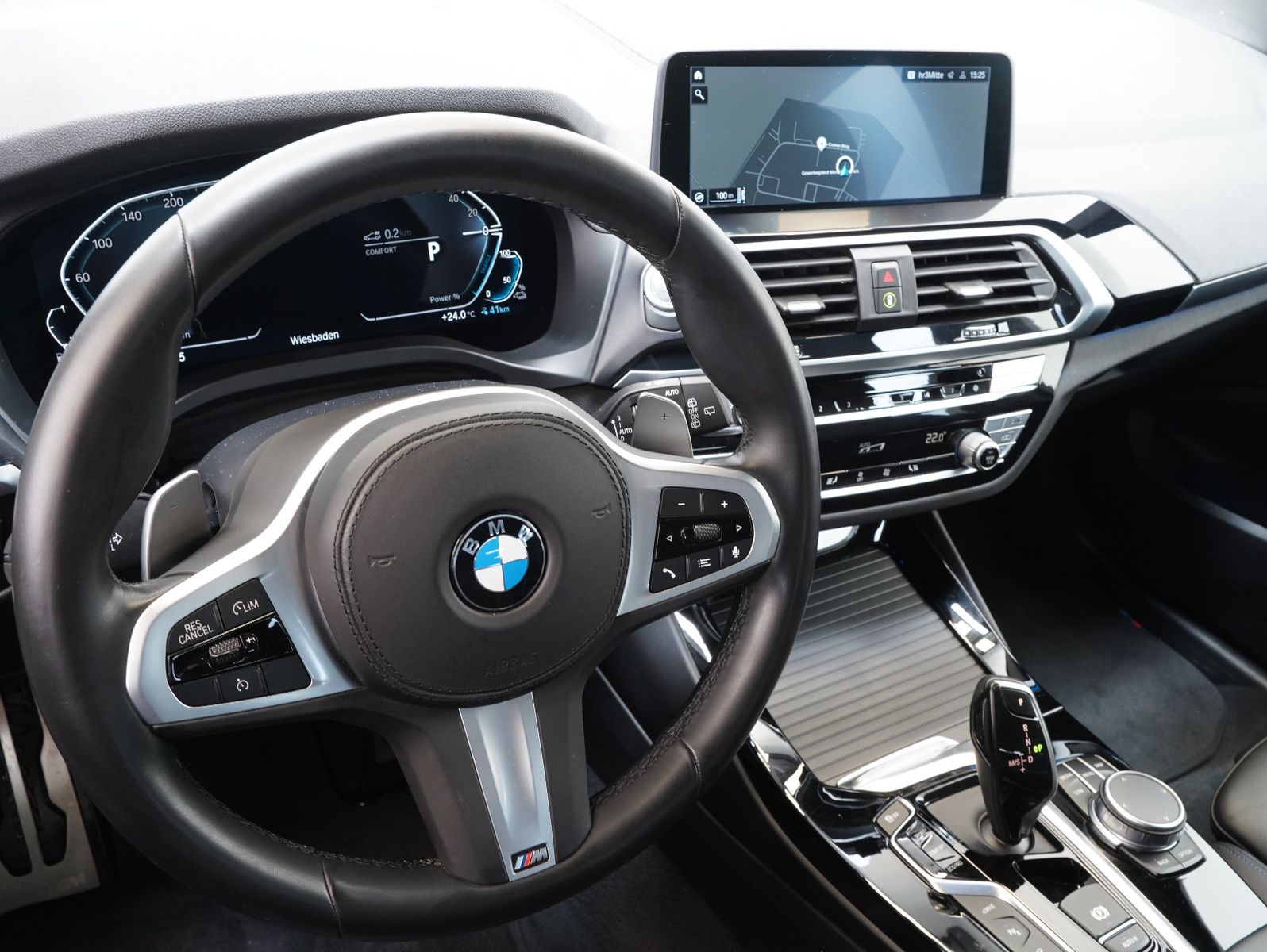 Fahrzeugabbildung BMW X3 xDrive 30 e M Sport AHK/360°/LM20"