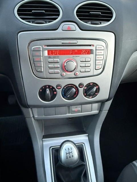 Ford Focus 2009 — photo 11