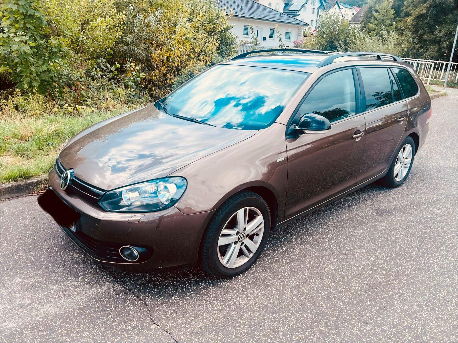 Volkswagen Golf 2012 — вигляд ззаду