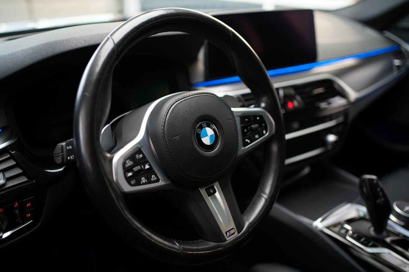 Fahrzeugabbildung BMW 540d xDri M-Sport Laserlicht+Glasdach+Standheiz+