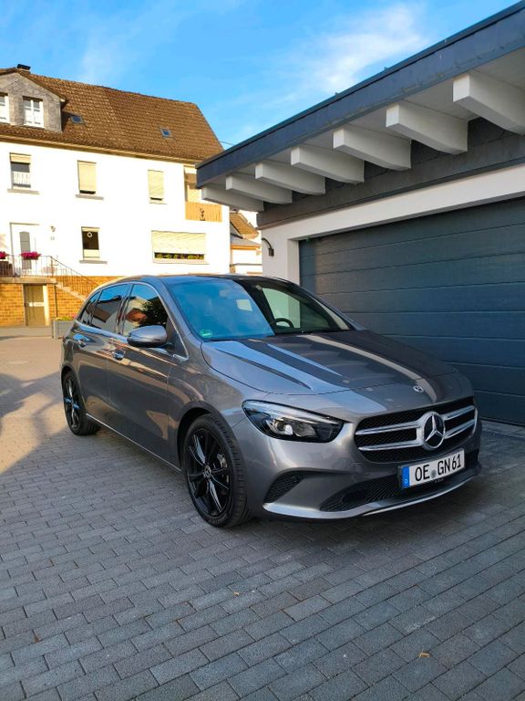 Image of Mercedes-Benz B 180