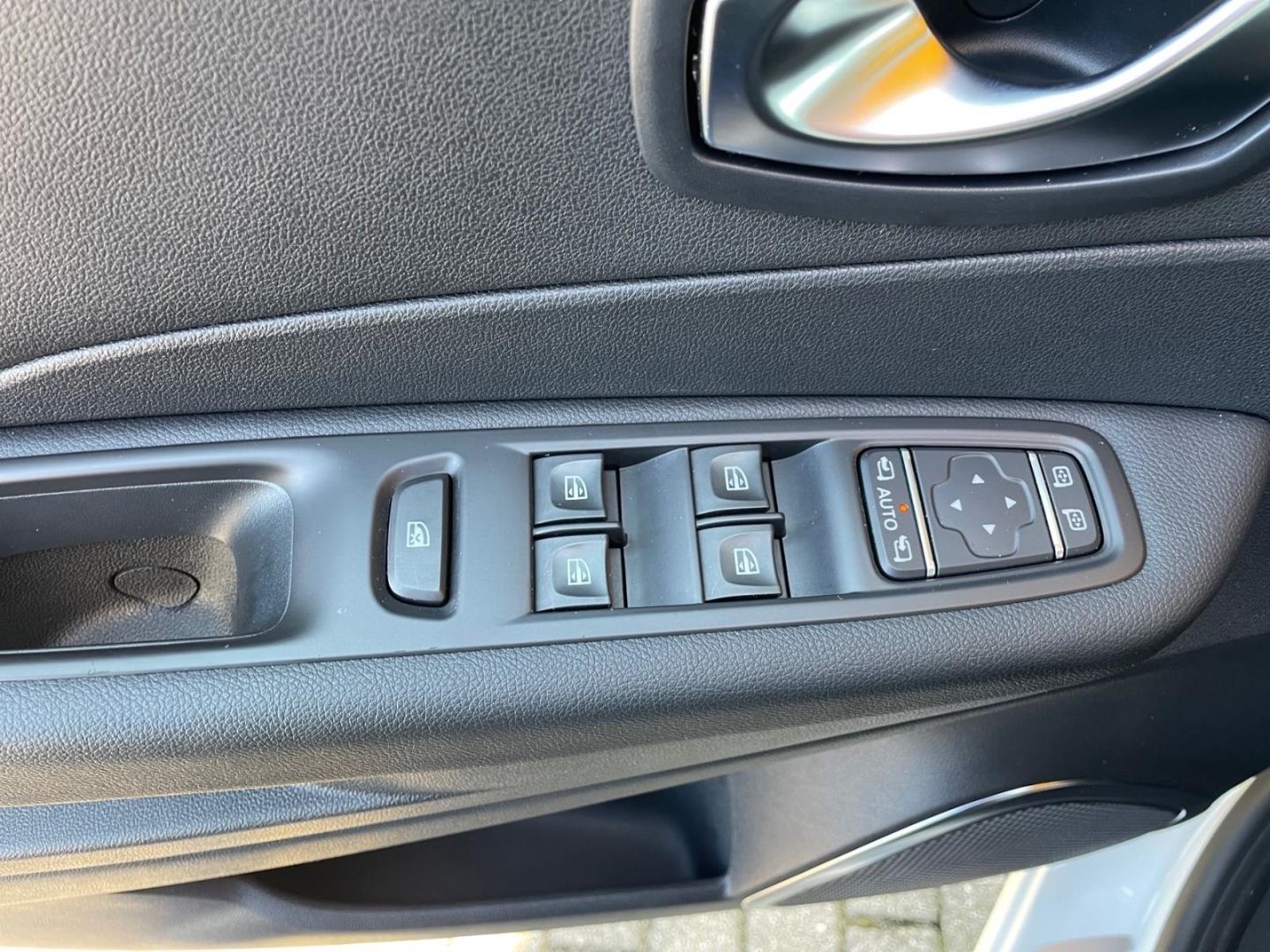 Fahrzeugabbildung Renault Captur 1.3 Limited Allwetter Sitzheizung Tempoma