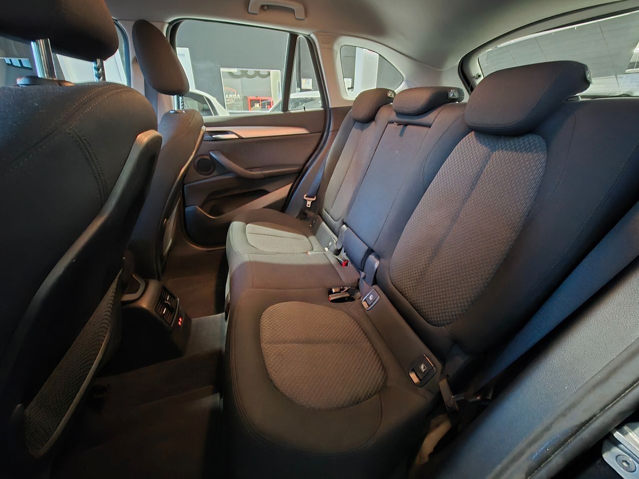 BMW Bmw X1 sDrive16d Advantage foto 11
