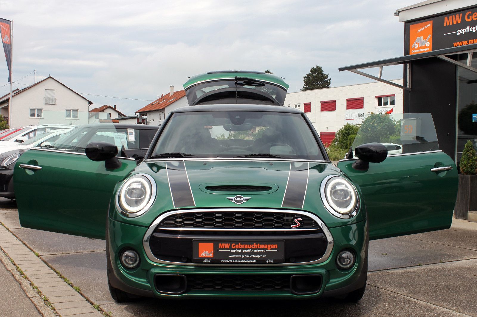 Fahrzeugabbildung MINI Cooper S Automatik LED HUD ACC KAM PANO SHZ PDC