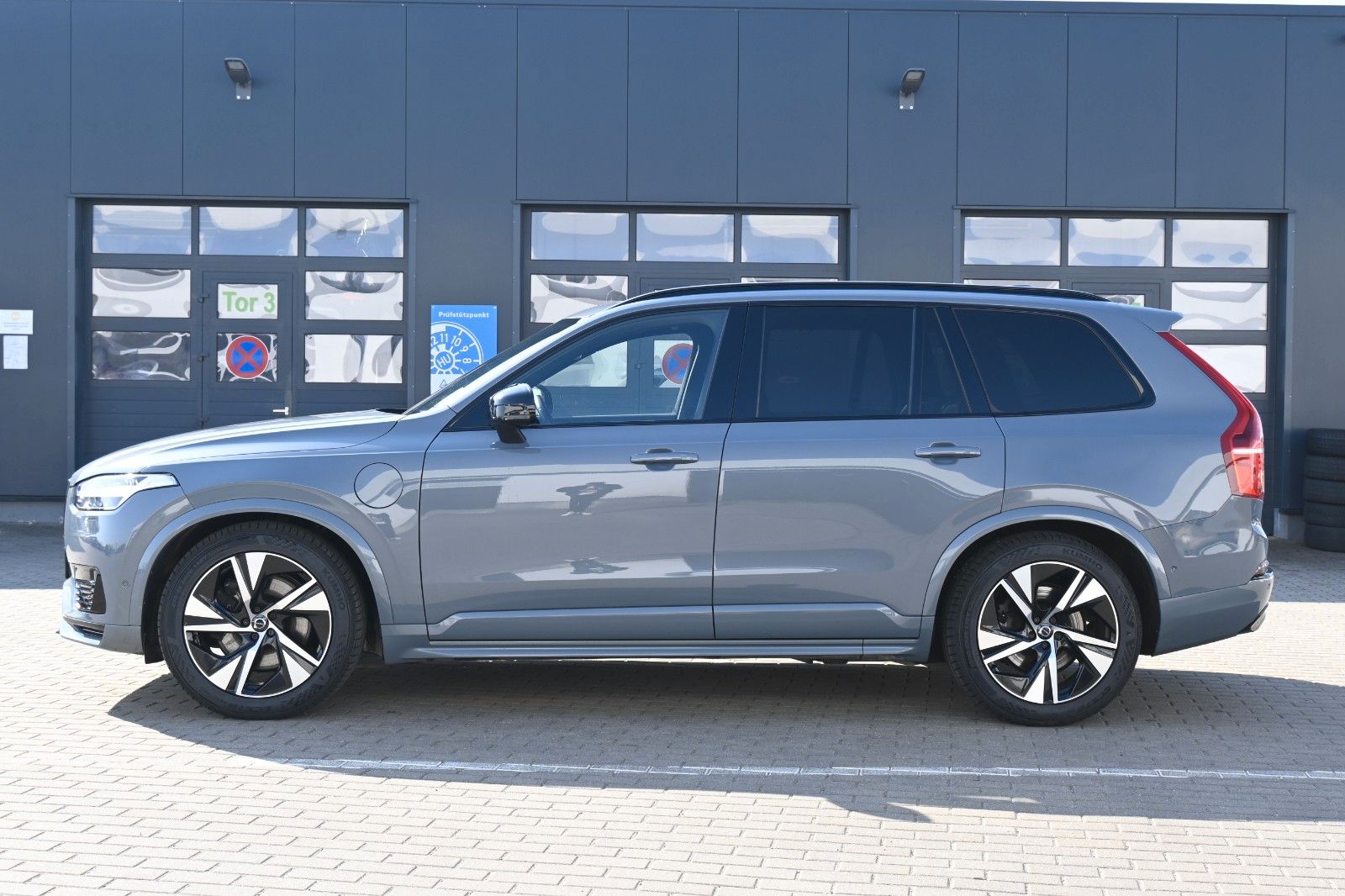 Fahrzeugabbildung Volvo XC90 R Design RC T8 Plug-In Hyb.AWD*LUFT*AHK*LED