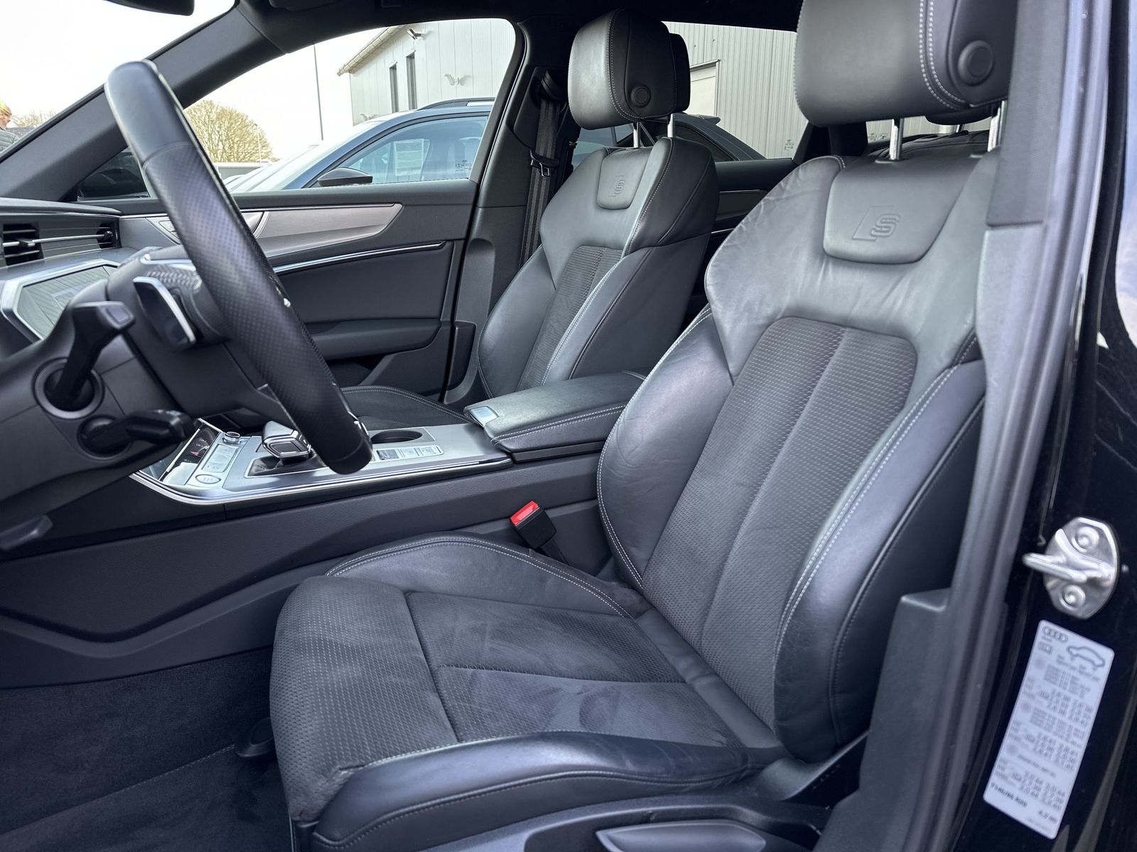 Fahrzeugabbildung Audi A6 Avant 50 TDI Quattro Sport NAV+MATRIX+KAM+VC
