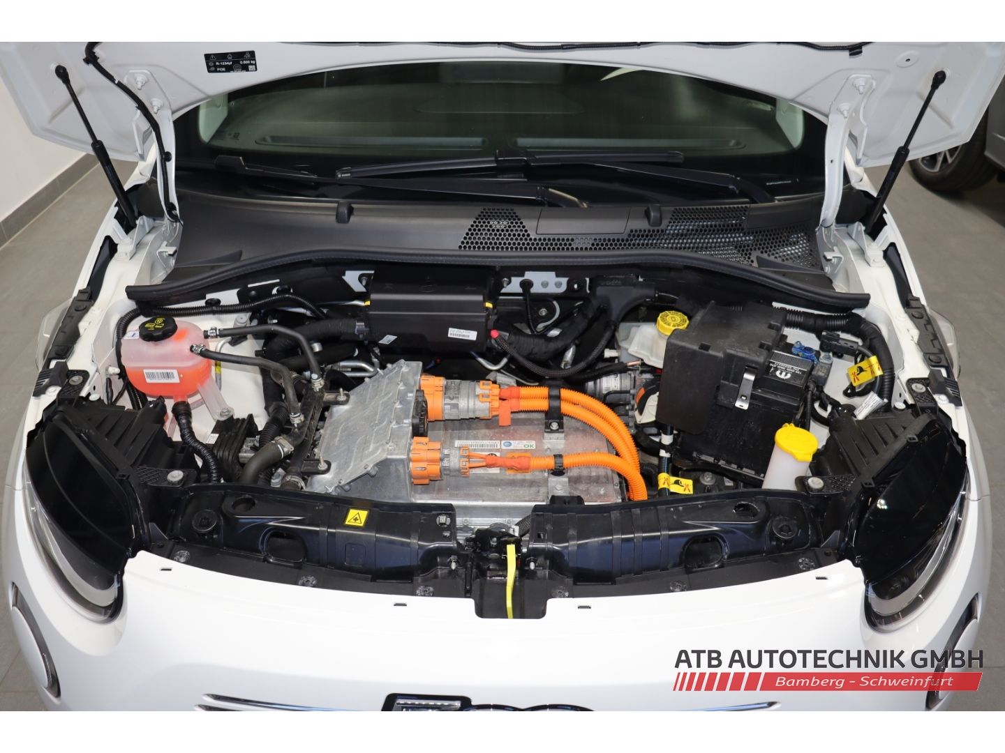 Fahrzeugabbildung Fiat 500e Komfortpaket 42kWh 93,5% SOH Apple CarPlay