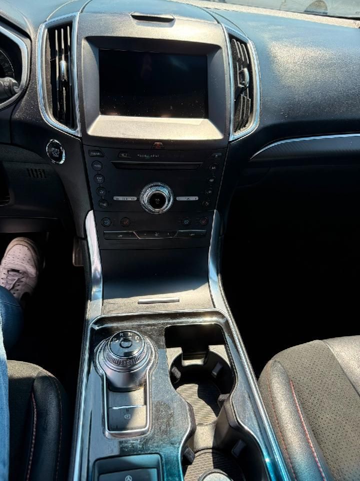 Fahrzeugabbildung Ford Edge ST-Line 4x4 Pano, AHK, Vollausst., Matrix