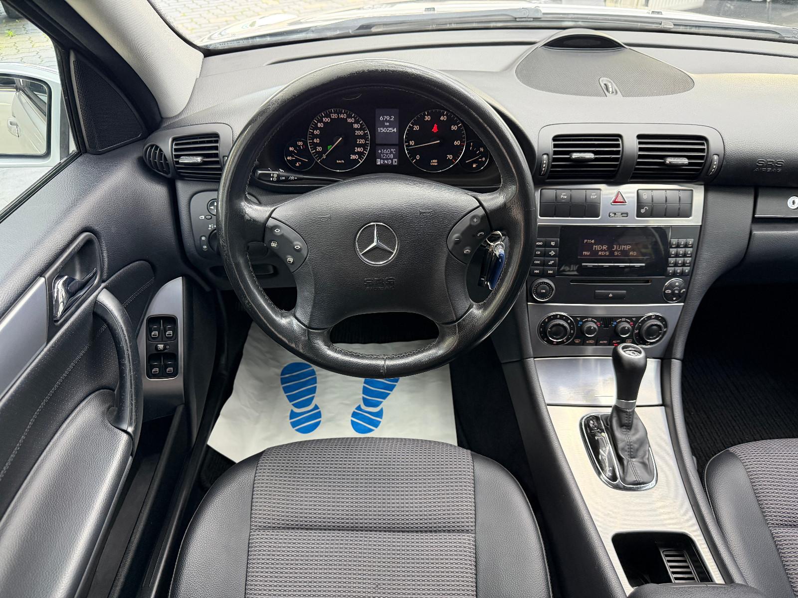 Mercedes-Benz C180 2004 — photo 9