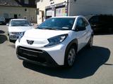Toyota Aygo X Play Sitzheizung Kamera ACC Klimautomatik - gebrauchte Toyota Aygo (X) aus dem Jahr 2023