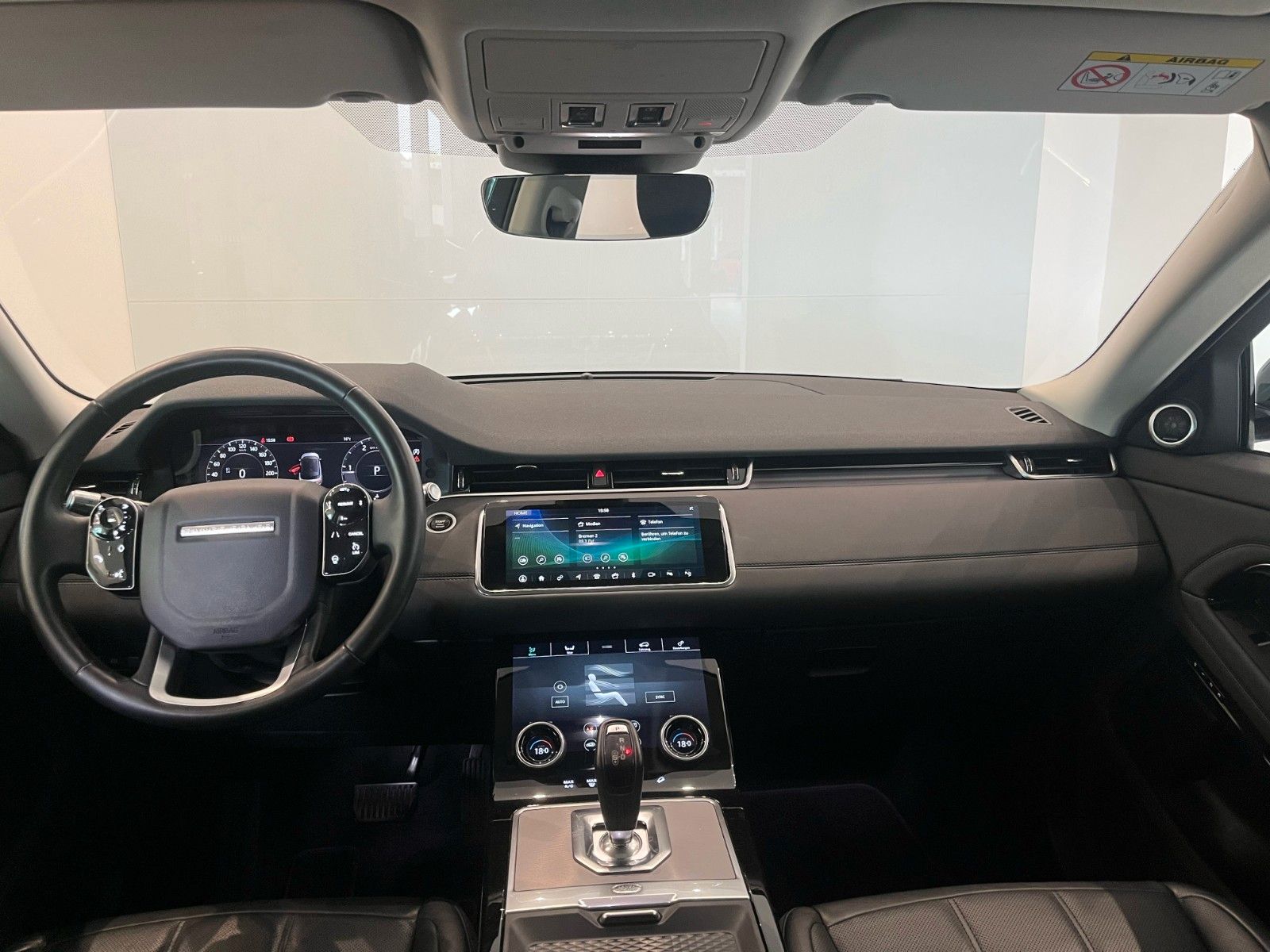 Fahrzeugabbildung Land Rover Range Rover Evoque D150 SE Panorama & AHK elk.