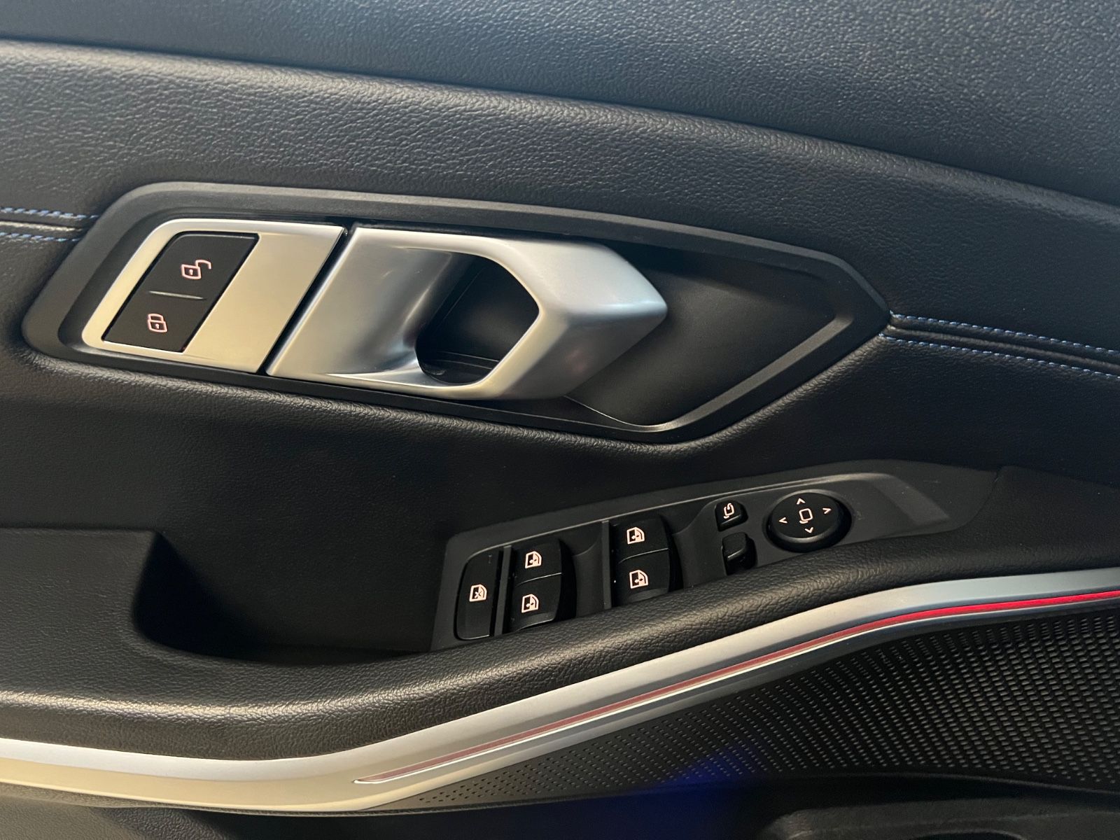 Fahrzeugabbildung BMW M340i Lim. xDrive * 1.HAND *SCHECKHEFT-BMW*360*