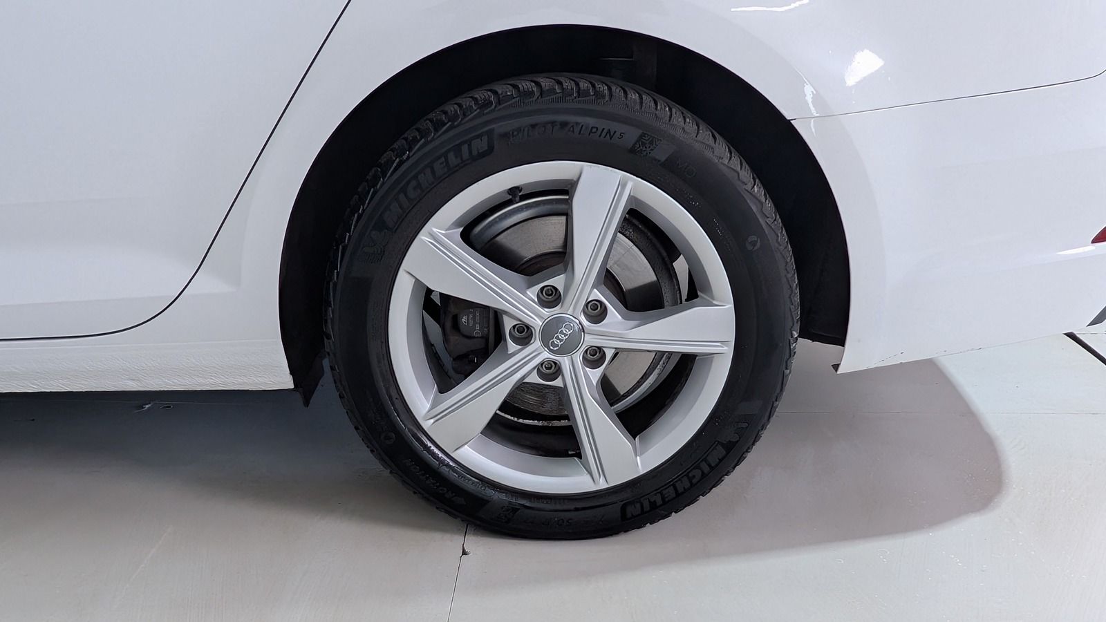 Fahrzeugabbildung Audi A4 Avant 35 TDI sport S-tronic LED * Navi
