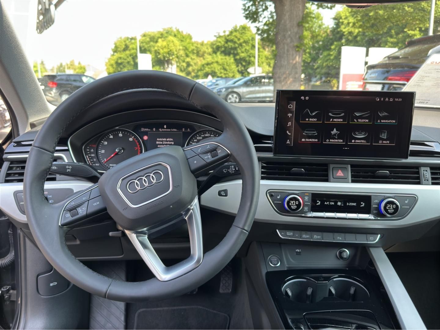 Fahrzeugabbildung Audi A4 Avant 40 TFSI S tronic Tour Stadt AHK Busines