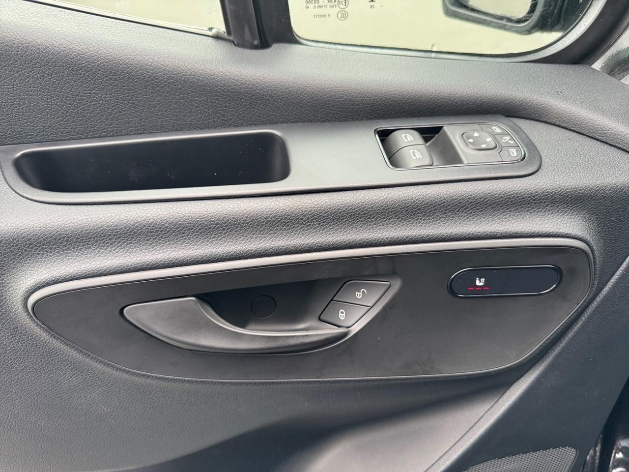 Fahrzeugabbildung Mercedes-Benz Sprinter 319 CDI Tourer 9-Sitzer*LED*Standheizun