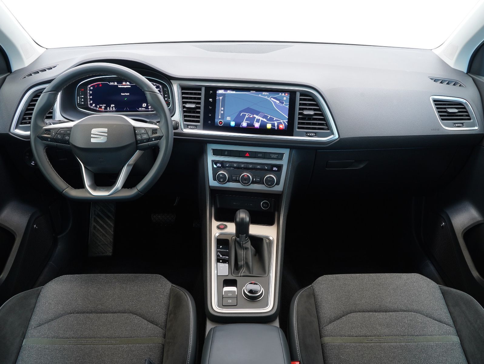 Fahrzeugabbildung SEAT Ateca 1.5 TSI ACT Xperience LED/NAVI/ACC/AHK