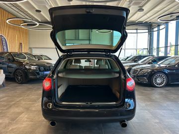 MYAUTOCENTER – Gebraucht- und Jahreswagen mit Werkstattservice in Pfaffenhofen Volkswagen Passat Variant V6 FSI *4Motion*Navi*Xenon*TÜV*