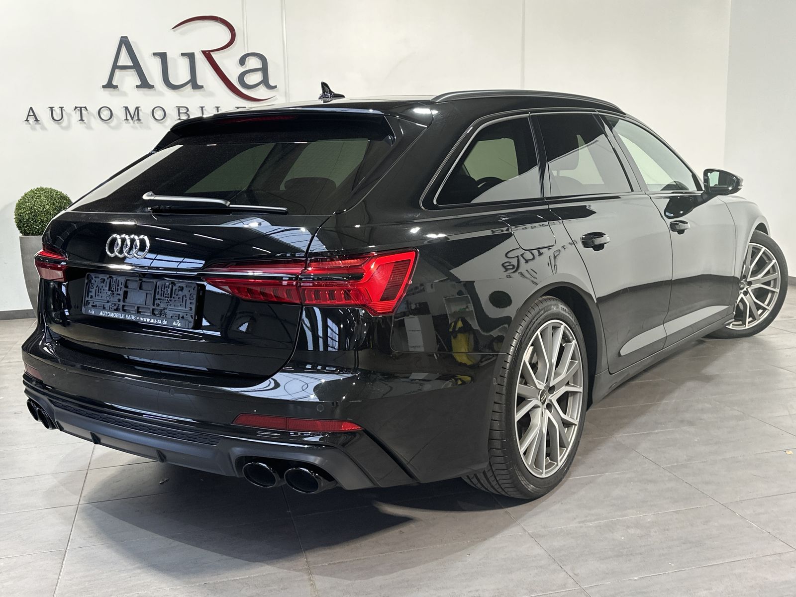 Fahrzeugabbildung Audi S6 Avant NAV+LED+360°+VCOCK+PANO+B&O+LUFTFEDERUN