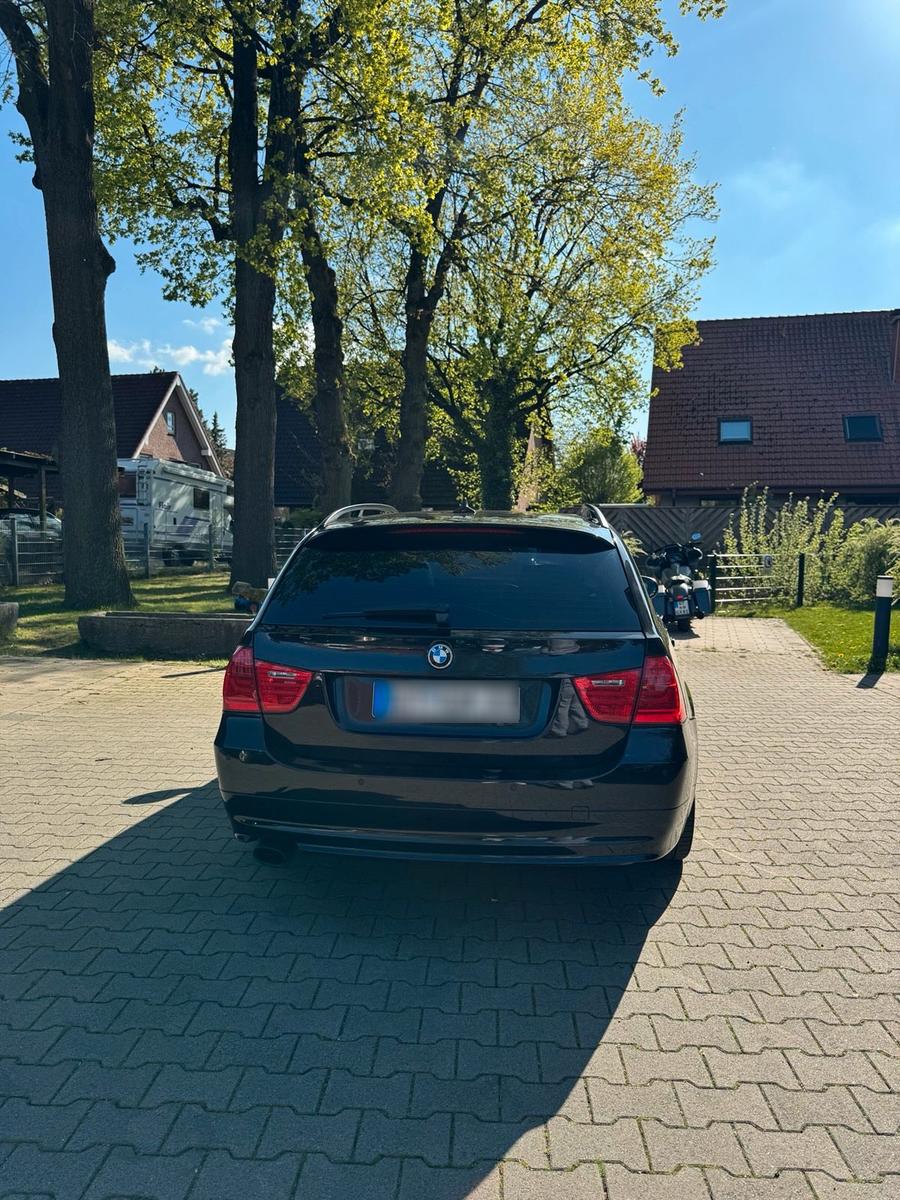 BMW 320 2010 — engine 177 HP (130kW)