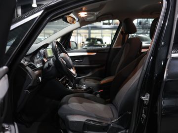 BMW 218 Gran Tourer - 11