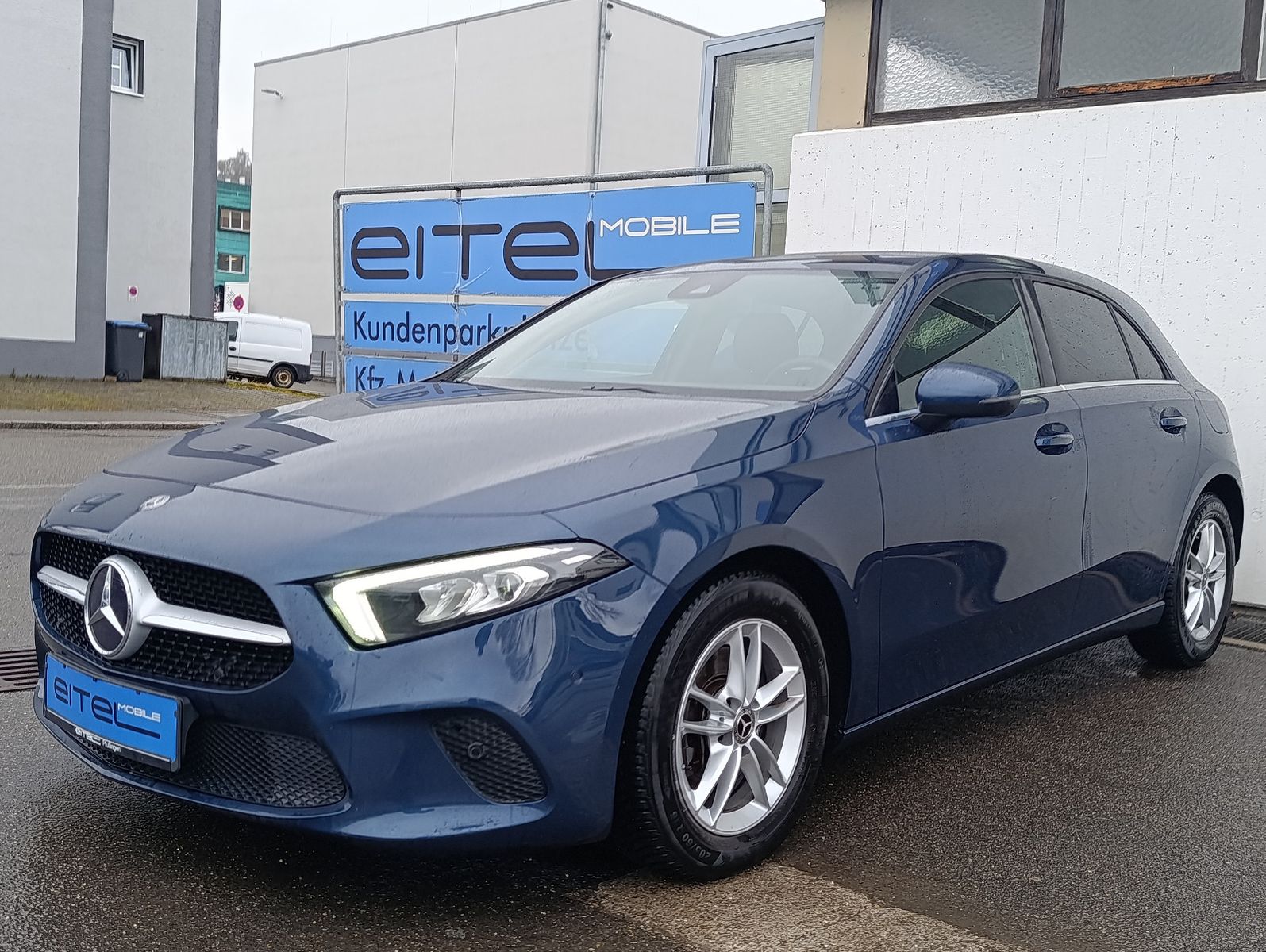 MERCEDES-BENZ A 200 MBUX Navi SHZ Vollleder PDC LED