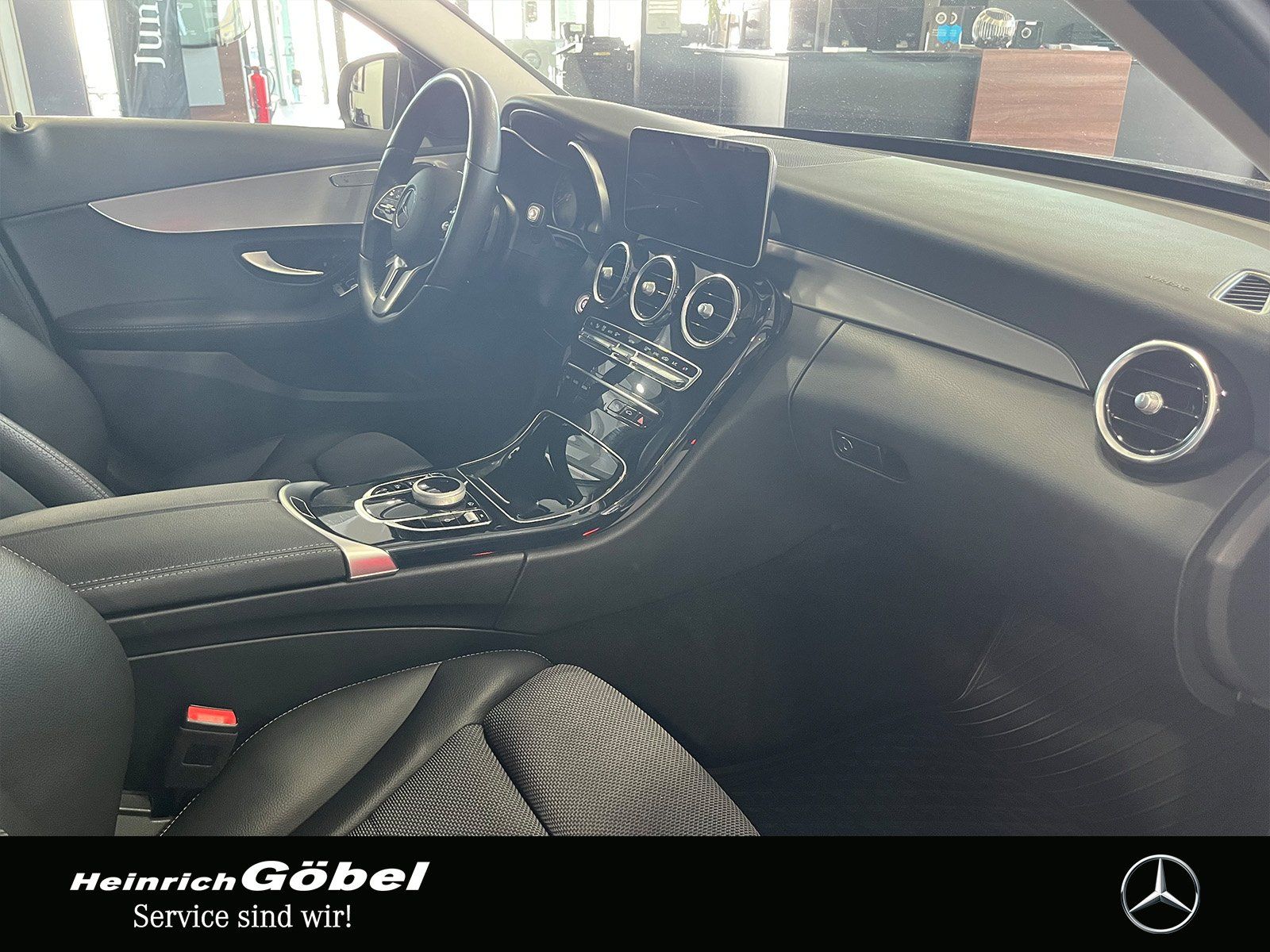 Fahrzeugabbildung Mercedes-Benz C 220 d T AVANTGARDE+NAVI+LED+KAMERA+TOTWINKEL