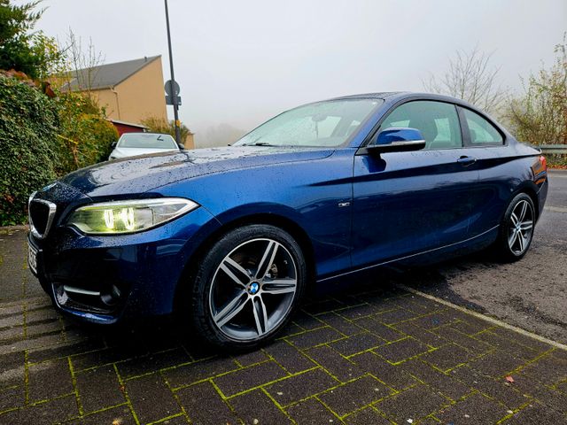 BMW 220i Coupé Sport Line Sport Line