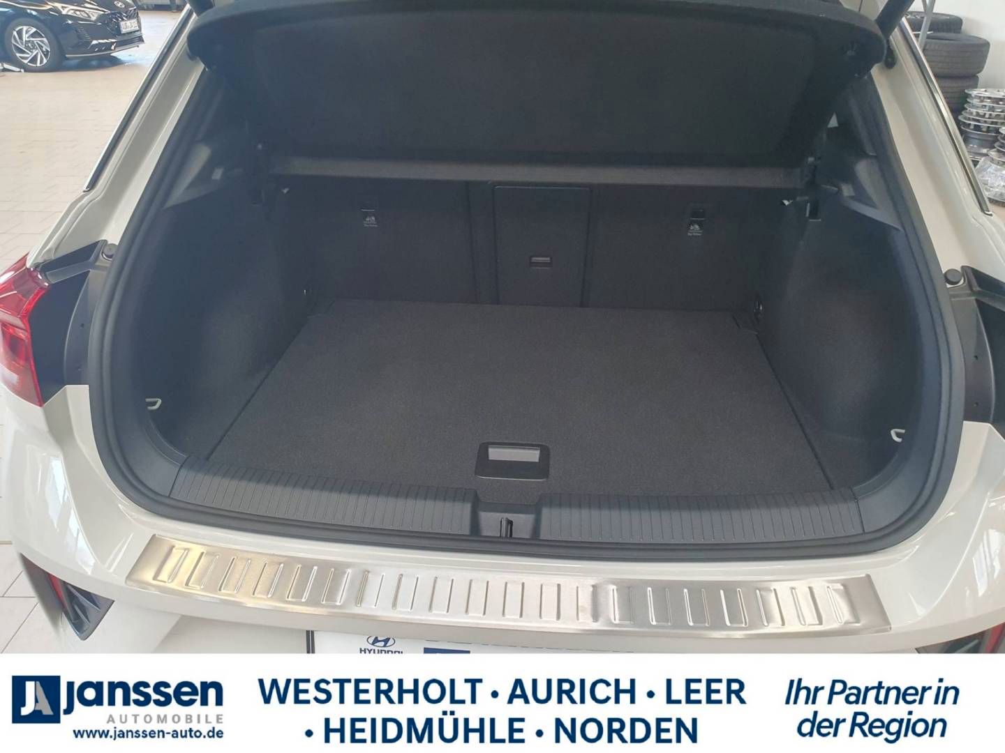 Fahrzeugabbildung Volkswagen T-ROC TSI 1.5 DSG R-Line
