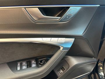 Audi RS6 4.0 TFSI tiptr. quattro *HUD*PANO*MATRIX*
