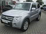 Mitsubishi Pajero DI-D Intense mit Anhängekupplung - Mitsubishi aus 2010: Geländewagen