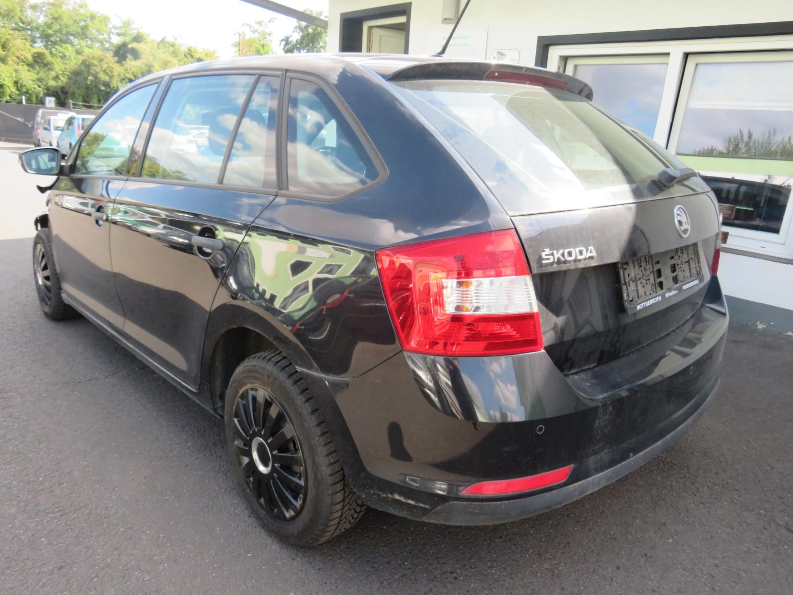 Skoda Rapid 2015 — interior