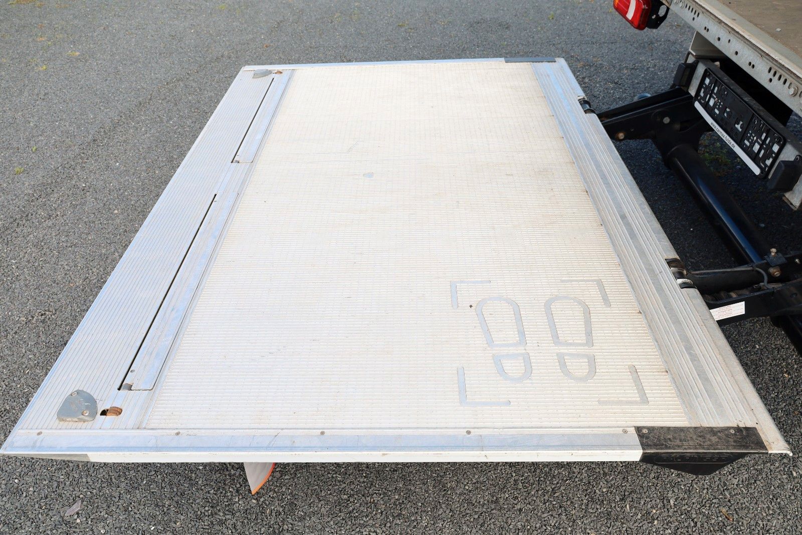 Fahrzeugabbildung Iveco Daily 35C16 ,Daily,KOFFER / LBW-6, Ladebordwand