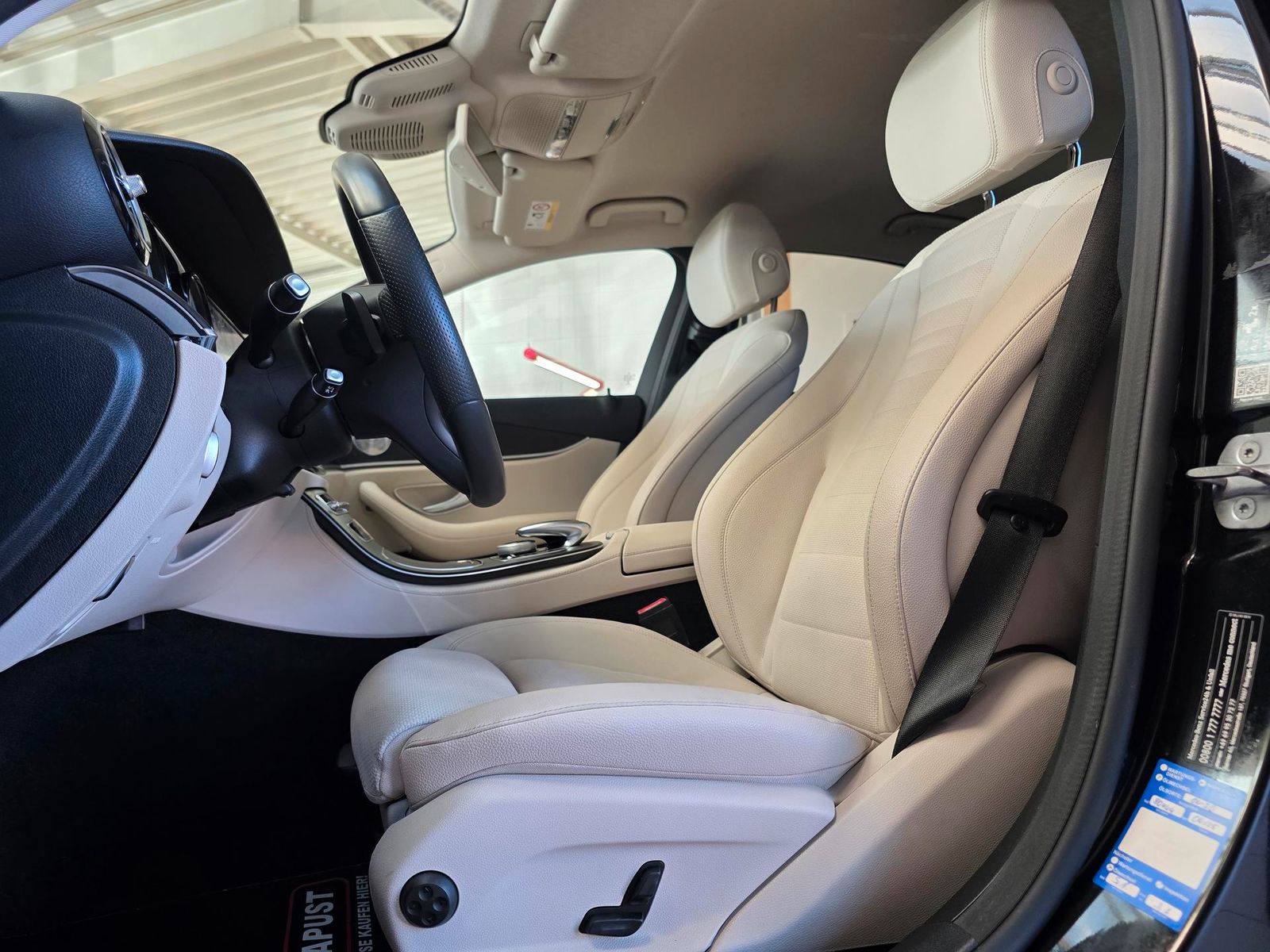 Fahrzeugabbildung Mercedes-Benz E200 Lim. AMG/Burmester/Airmatic/HuD/Multibeam