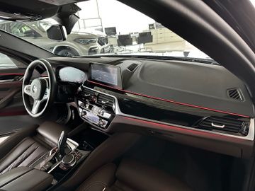 Fahrzeugabbildung BMW 540i xD M Sport ACC HUD 360° DAB H/K DisplKey